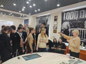Экскурсия на АО «АЗ «УРАЛ» в рамках акции «Сто дорог – одна твоя» ФП «Профессионалитет»