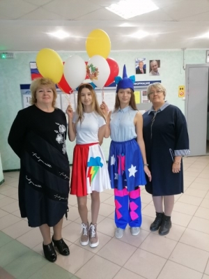 С Днем учителя, милые дамы! Господа, с Днём учителя вас!