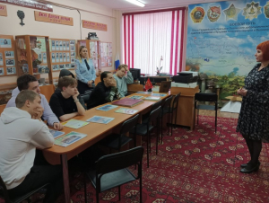 ДЛЯ ПОДРОСТКОВ «ГРУППЫ РИСКА» ПРОВЕЛИ ЭКСКУРСИЮ ПО МУЗЕЮ «БОЕВОЙ СЛАВЫ – 2-х ПОКОЛЕНИЙ» им. В.Г. КУЗНЕЦОВОЙ