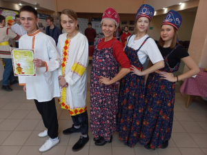 В КОЛЛЕДЖЕ ПРАЗДНОВАЛИ МАСЛЕНИЦУ