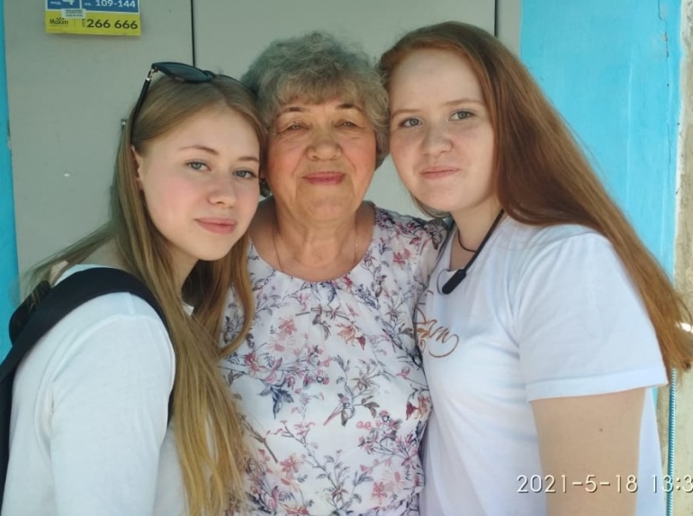 Студенты колледжа посетили ветерана педагогического труда
