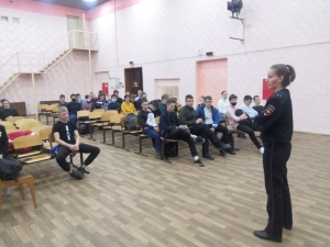 ИНСПЕКТОРЫ ПО ДЕЛАМ НЕСОВЕРШЕННОЛЕТНИХ ПРОВЕЛИ СО СТУДЕНТАМИ КОЛЛЕДЖА БЕСЕДЫ ПО ПРОФИЛАКТИКЕ ТЕРРОРИЗМА, ШУТИНГА И ПРАВОМЕРНОМ ПОВЕДЕНИИ