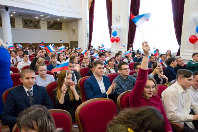 В Законодательном Собрании Челябинской области состоялась торжественная церемония вручения стипендий лучшим студентам