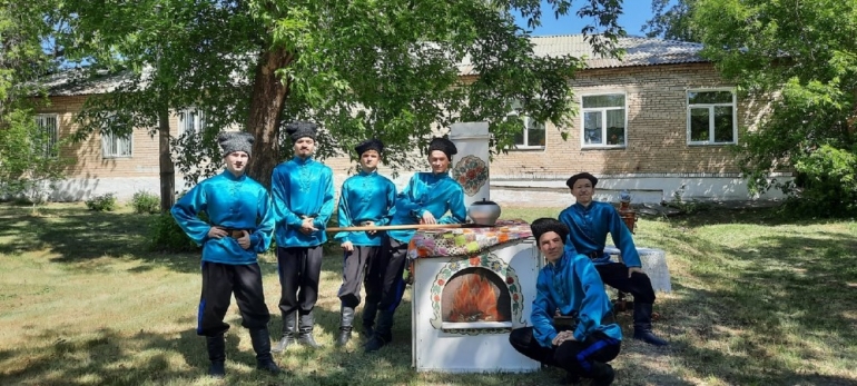 КАЗАЧЬЕМУ РОДУ НЕТ ПЕРЕВОДУ!